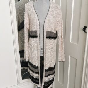 Womens Dex open eyelash, boho, beachy cardigan. Size Small